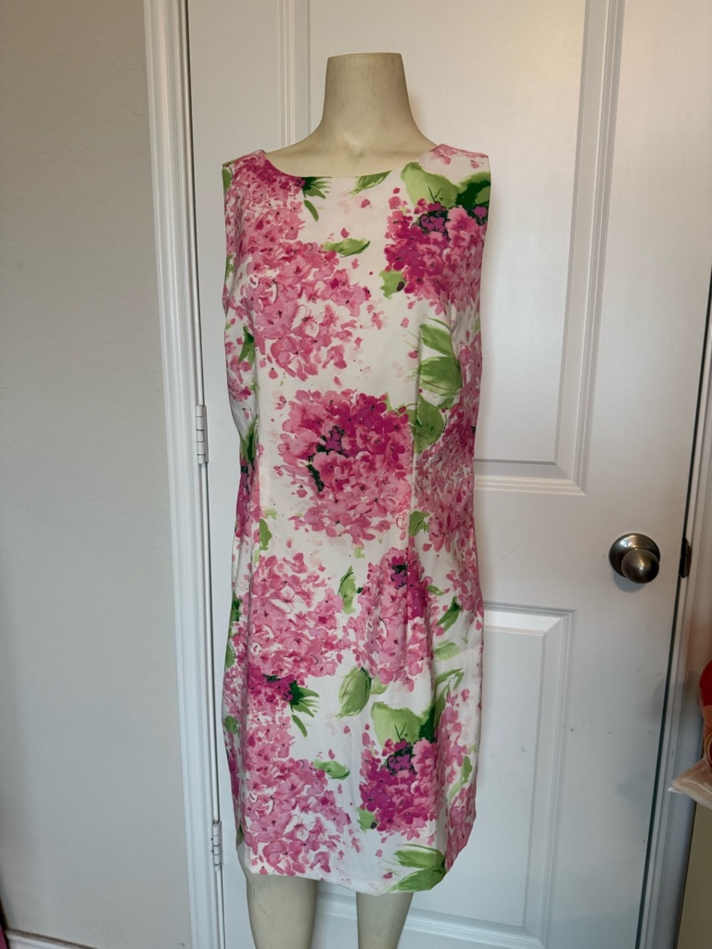 Alyx Pink & White Hydrangea Floral Priny Sleeveless Midi Dress